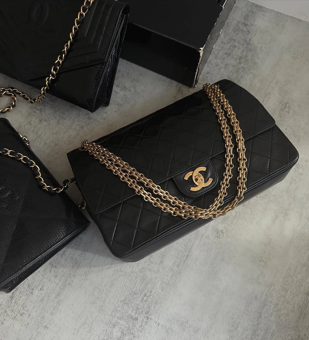 Chanel 2.55chain 26cm flap✨ With dust bag and box (B)