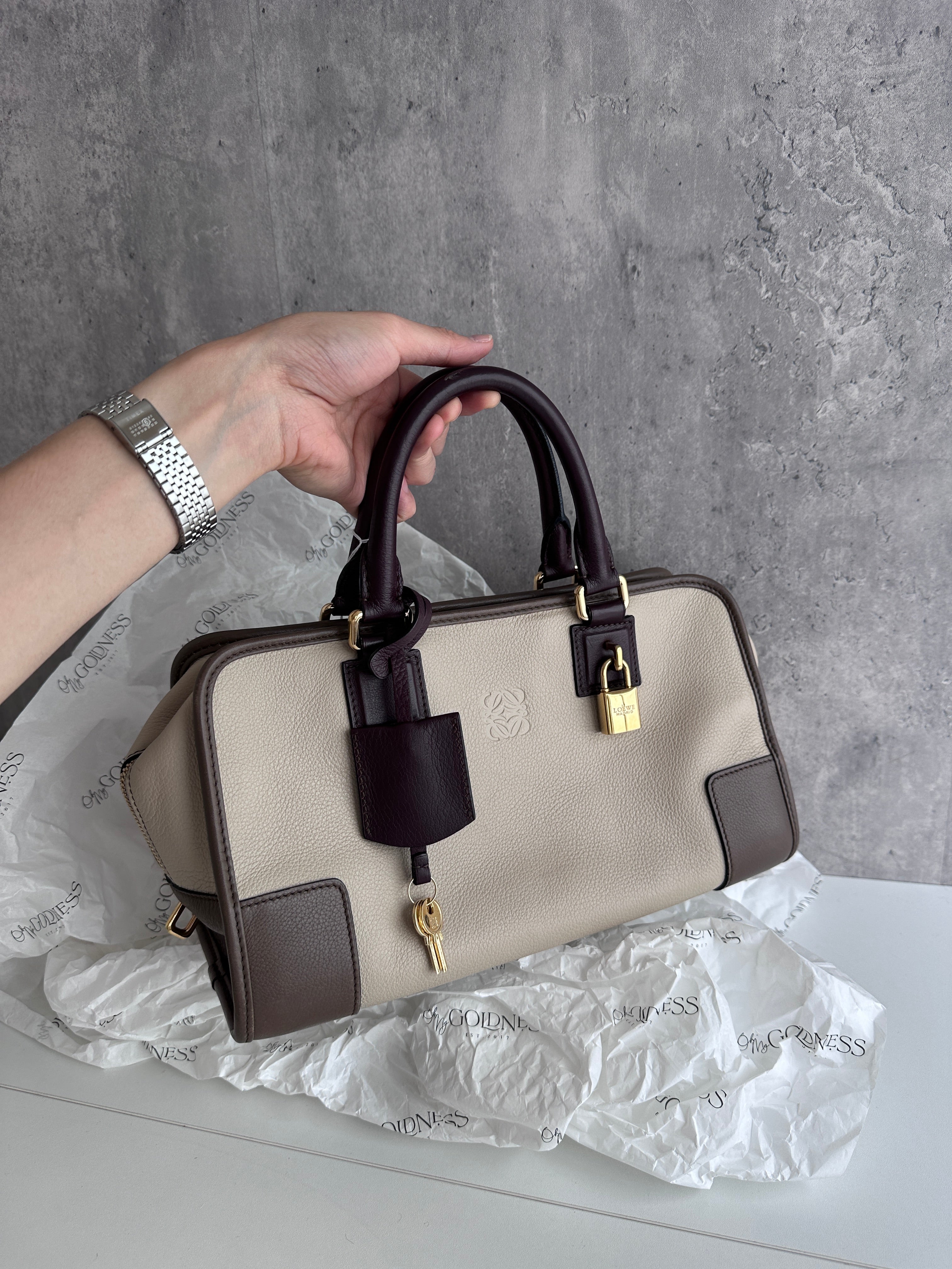 Loewe amazona🍂with key lock好vintage 😻 – Oh My Goldness