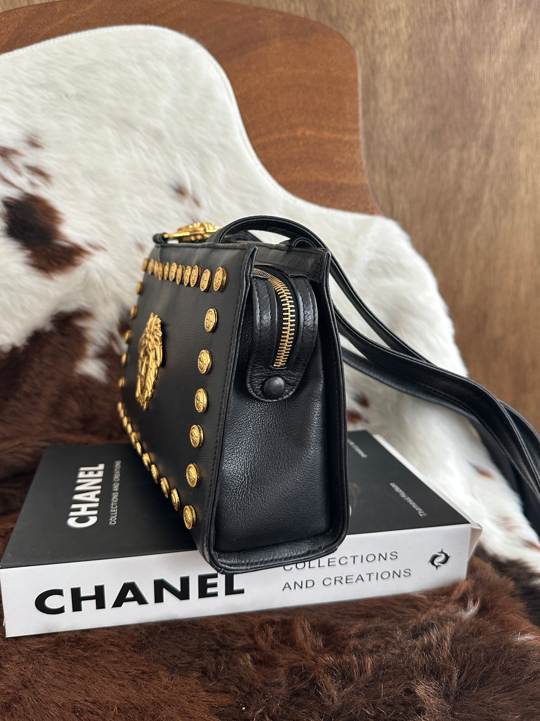 Versace Vintage Medusa Shoulder Bag 🖤✨｜Iconic Medusa Emblem × Gold Stud Detailing × Rare Collector’s Piece