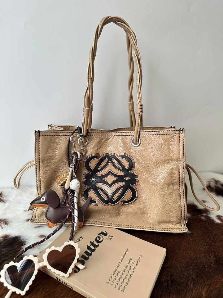 Loewe Double Faced Shoulder Bag 🤎｜Waxed Leather Texture × Reversible Styling × Laptop Friendly