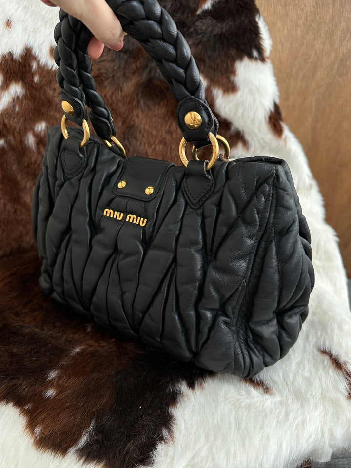 Miu Miu Matelassé Leather Top Handle Bag 🖤｜Braided Handle・Gold Padlock Hardware・Soft Ruched Leather