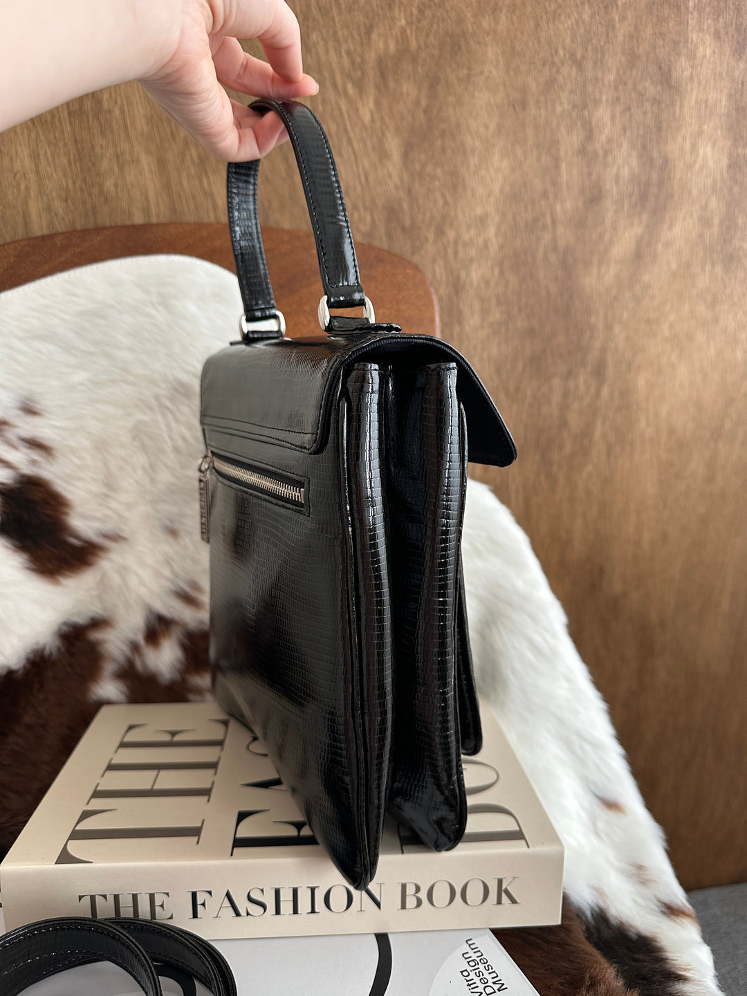 Givenchy 4G Lizard-Embossed Top Handle Bag 🖤😍｜Glossy Lizard Texture × Minimalist 4G Logo × Japanese-Inspired Chic