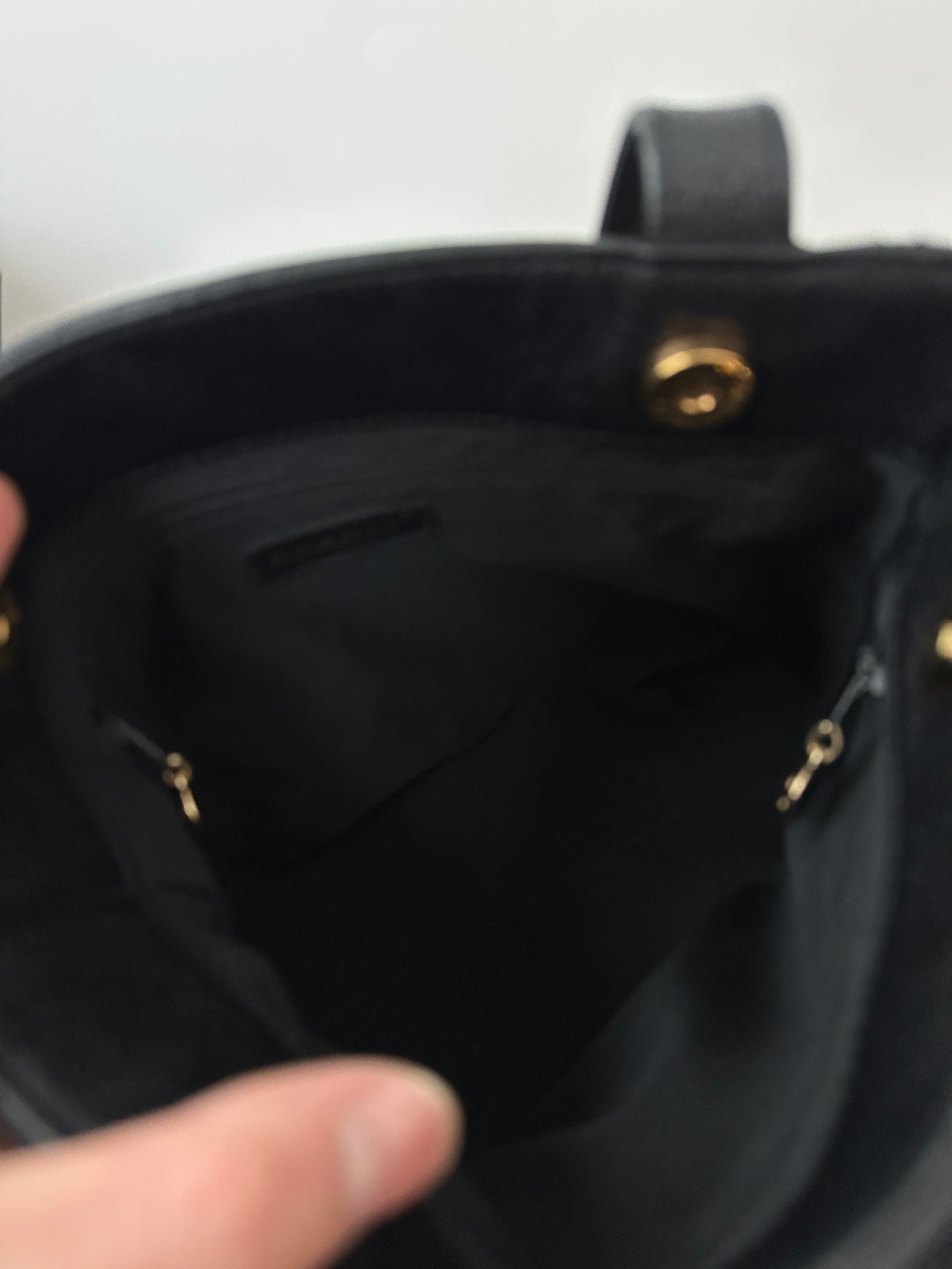 Chanel Grained Leather Shoulder Bag 🖤 (Small Size)