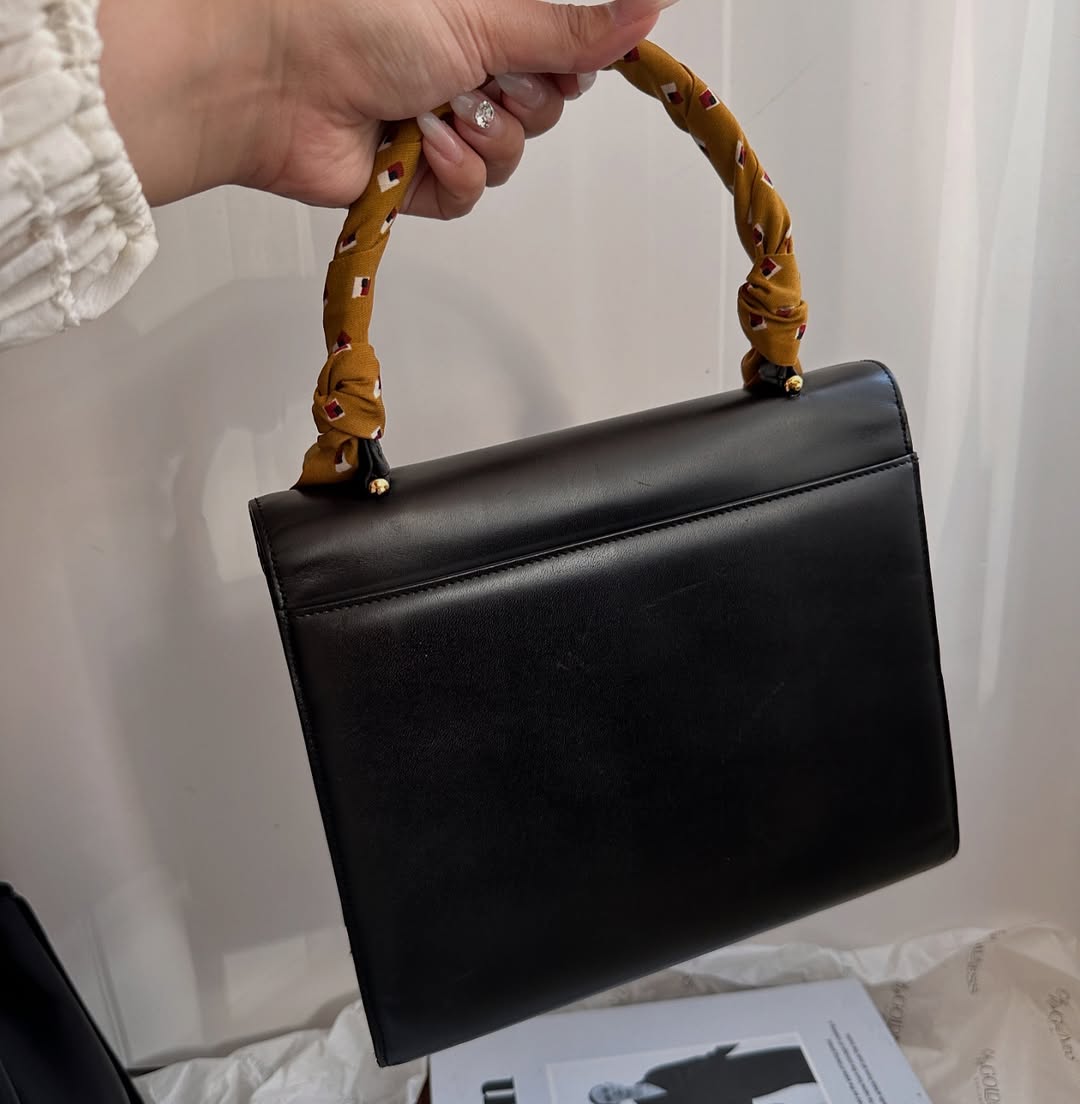 GIVENCHY Black Kelly-Style Handbag｜Timeless Elegance × Everyday Function 🖤