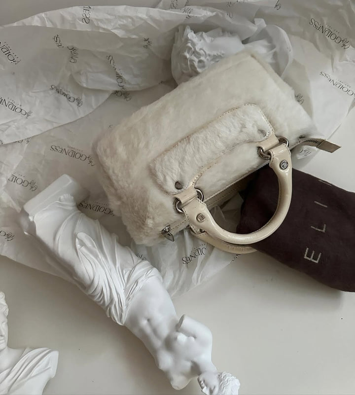 CELINE White Shearling Mini Top Handle Bag（20cm）｜Cozy Luxe in a Collectible Size 🦙✨