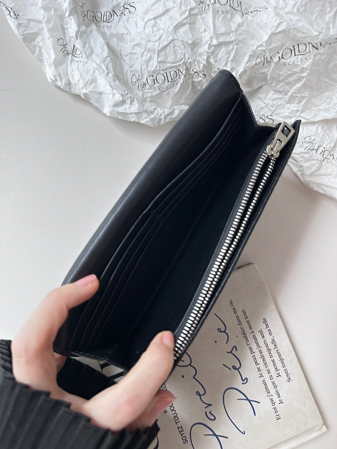 Loewe Embossed Leather Long Wallet 🖤✨｜Anagram Pattern・Refined Silhouette・Elegant Minimalism