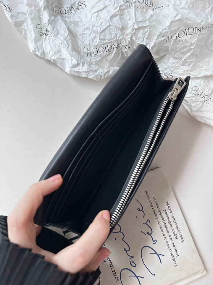 Loewe Embossed Leather Long Wallet 🖤✨｜Anagram Pattern・Refined Silhouette・Elegant Minimalism