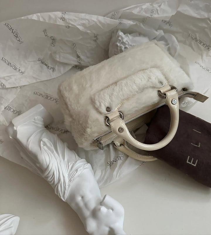 CELINE White Shearling Mini Top Handle Bag（20cm）｜Cozy Luxe in a Collectible Size 🦙✨
