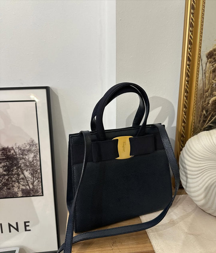 FERRAGAMO Classic Vara Bow Lizard Leather Bag｜Timeless Luxury × Versatile Styling 🖤✨