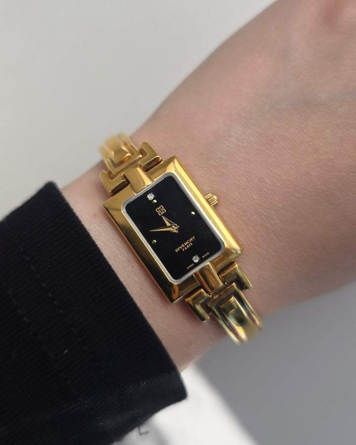 Givenchy Rectangular Bracelet Watch 🖤✨｜Minimal Black Dial × Signature 4G Motif × Elegant Vintage Design