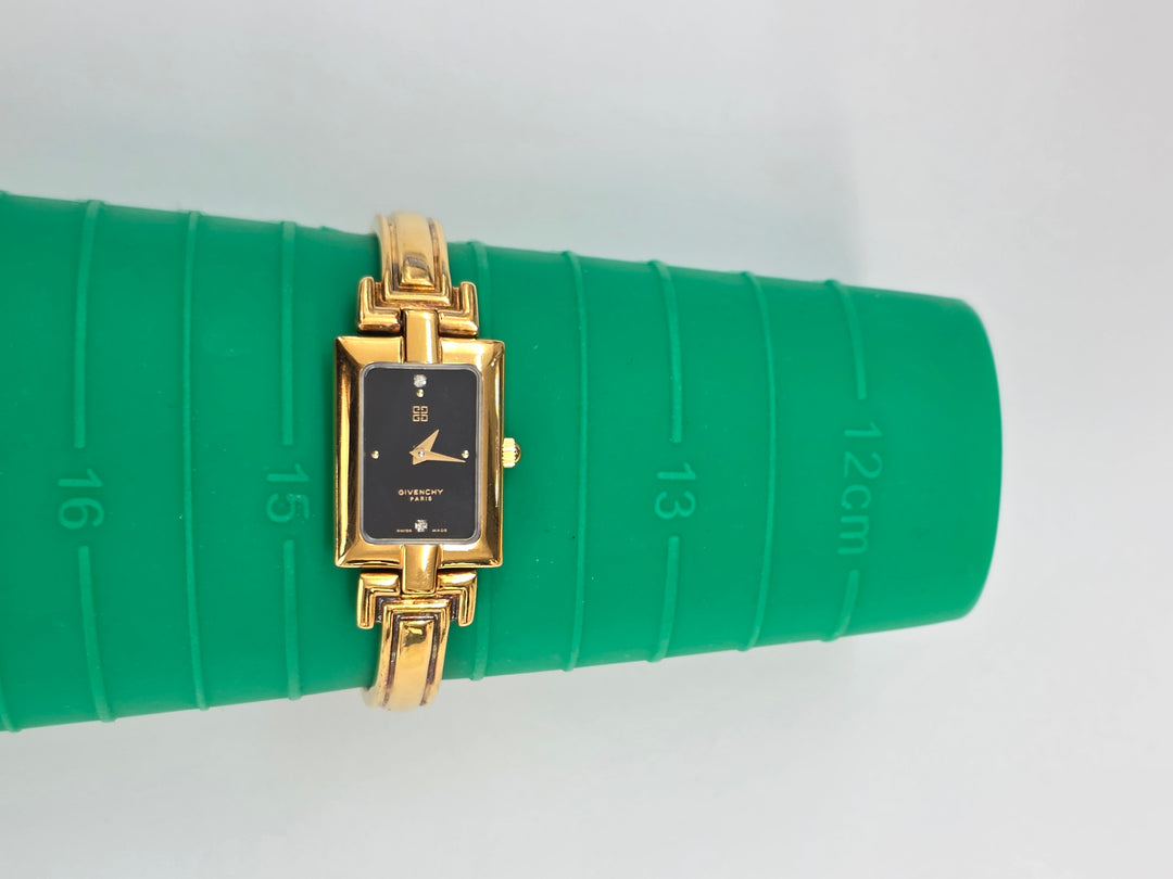 Givenchy Rectangular Bracelet Watch 🖤✨｜Minimal Black Dial × Signature 4G Motif × Elegant Vintage Design