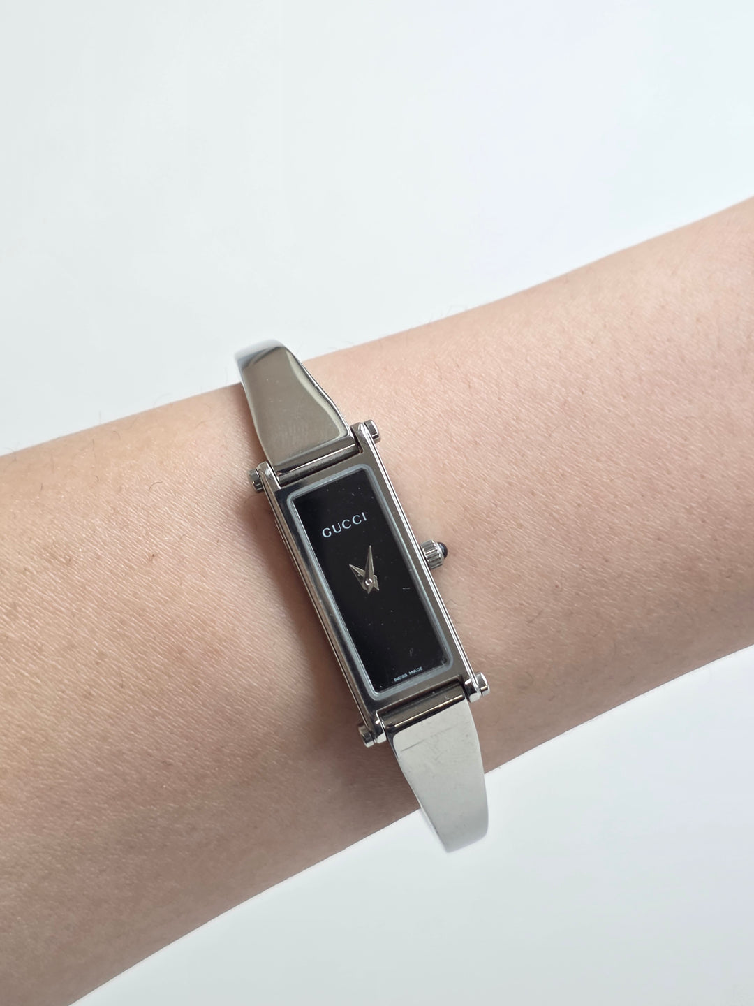 Gucci Slim Rectangular Watch 🖤✨｜Minimal Black Dial × Sleek Case × Refined Vintage Elegance