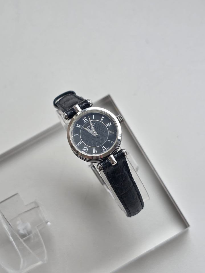 Gucci Roman Dial Watch 🖤✨｜Classic Roman Numerals × Textured Dial × Timeless Elegant Design