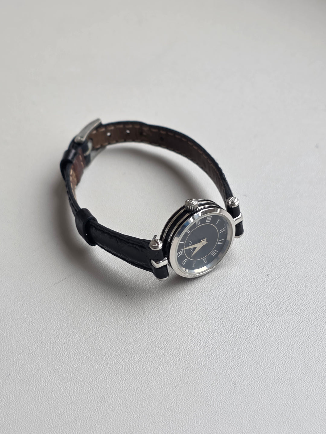 Gucci Roman Dial Watch 🖤✨｜Classic Roman Numerals × Textured Dial × Timeless Elegant Design