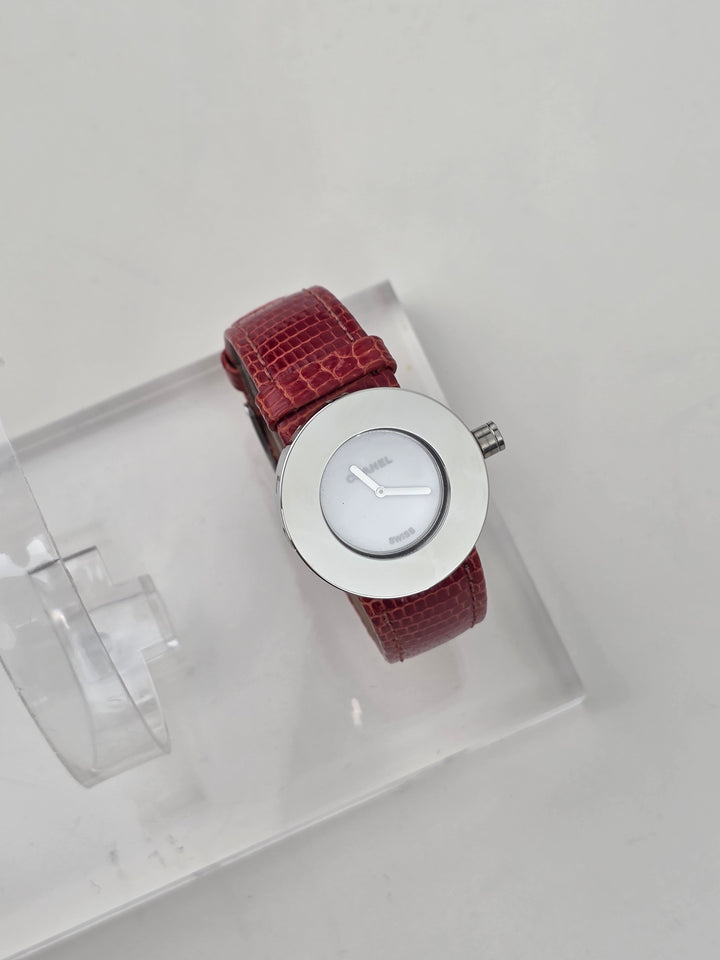 Chanel Logo Round Watch ✨｜Floating Dial Design × Minimal Modern Aesthetic