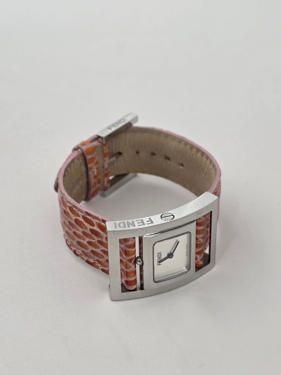 Fendi Flip Case Watch ✨｜Reversible Case Design × Minimal Square Dial × Iconic Functional Detail