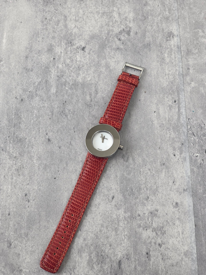 Chanel Logo Round Watch ✨｜Floating Dial Design × Minimal Modern Aesthetic
