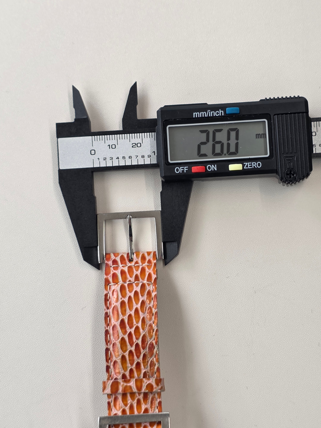 Fendi Flip Case Watch ✨｜Reversible Case Design × Minimal Square Dial × Iconic Functional Detail