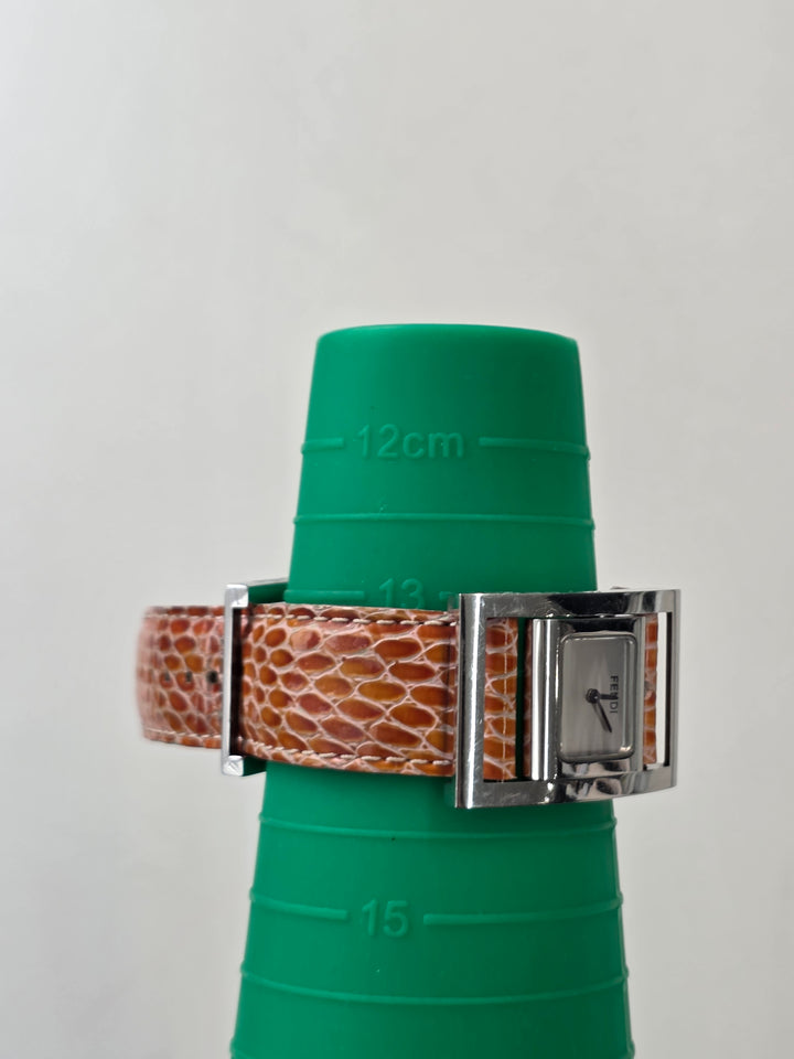 Fendi Flip Case Watch ✨｜Reversible Case Design × Minimal Square Dial × Iconic Functional Detail