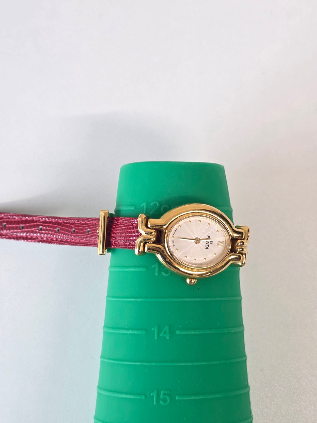 Fendi Oval Case Watch ✨｜Signature Lug Design × Classic Dial × Versatile Styling