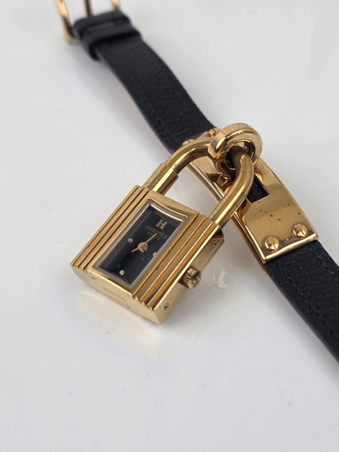Hermès Kelly Watch ✨｜Iconic Padlock Design × Black Dial × Classic Leather Strap