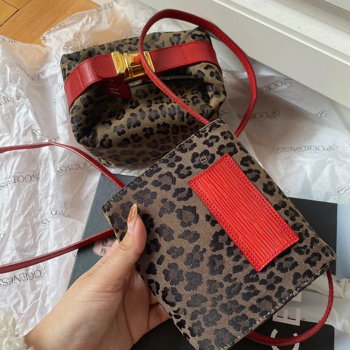 FENDI Leopard Mini Crossbody / Belt Bag（Leopard Print Canvas × Gold-tone Lock）｜Playful Chic × Statement Accessory 🐆✨