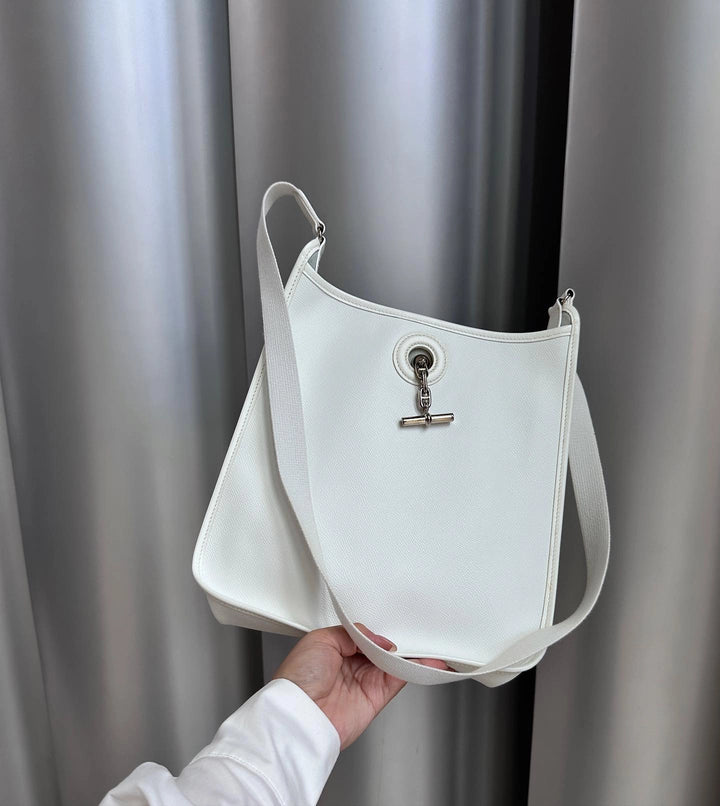 Hermes White T-Clasp Shoulder Bag｜Rare White Leather × Easy-Care Everyday Luxury 🐑