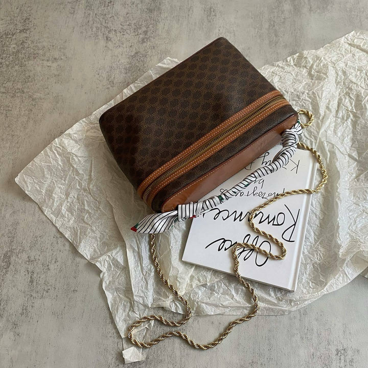 CELINE Vanity Bag（Monogram Canvas）｜Understated Vintage Charm × Functional Twist 🤎✨