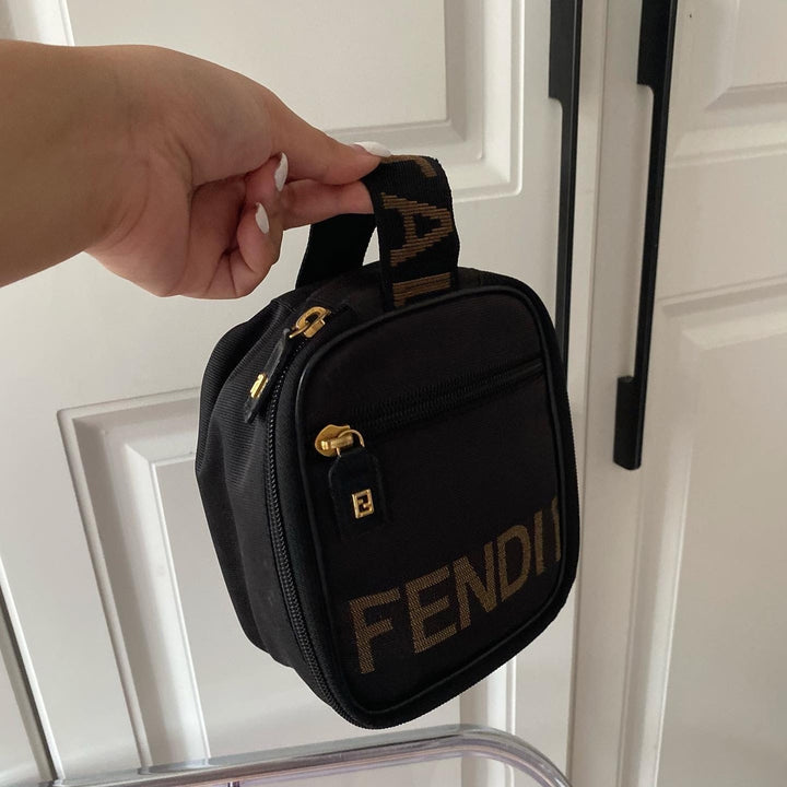 FENDI Egg-Shaped Handbag（Black Nylon）｜Compact Charm × Gender-Neutral Style 🖤✨