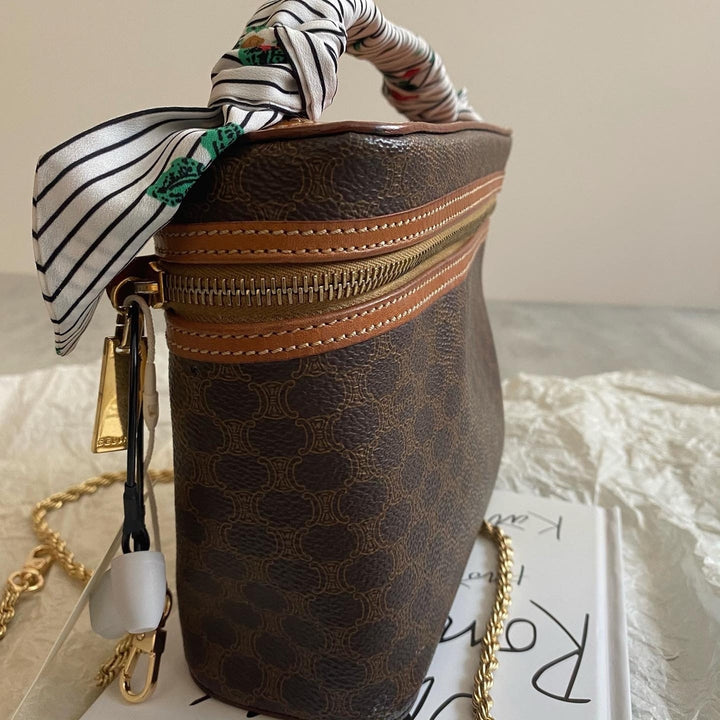 CELINE Vanity Bag（Monogram Canvas）｜Understated Vintage Charm × Functional Twist 🤎✨