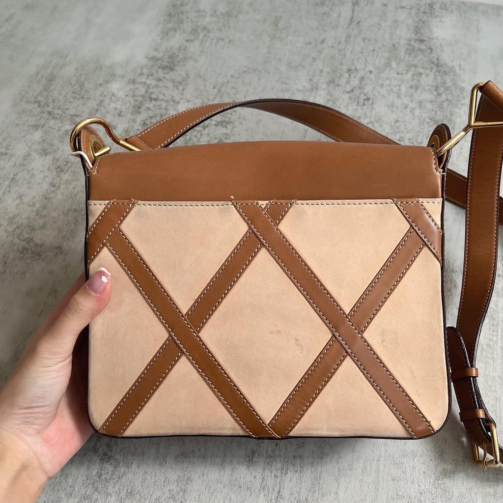CELINE Calfskin & Haircalf Crossbody Bag（Camel × Beige）｜Playful Geometry × Casual Chic 🤎✨