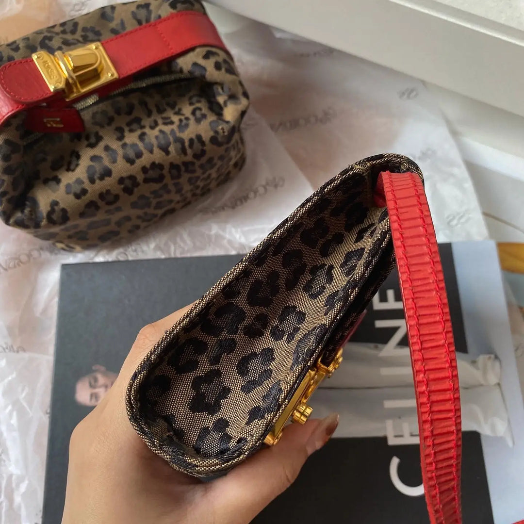 FENDI Leopard Mini Crossbody / Belt Bag（Leopard Print Canvas × Gold-tone Lock）｜Playful Chic × Statement Accessory 🐆✨