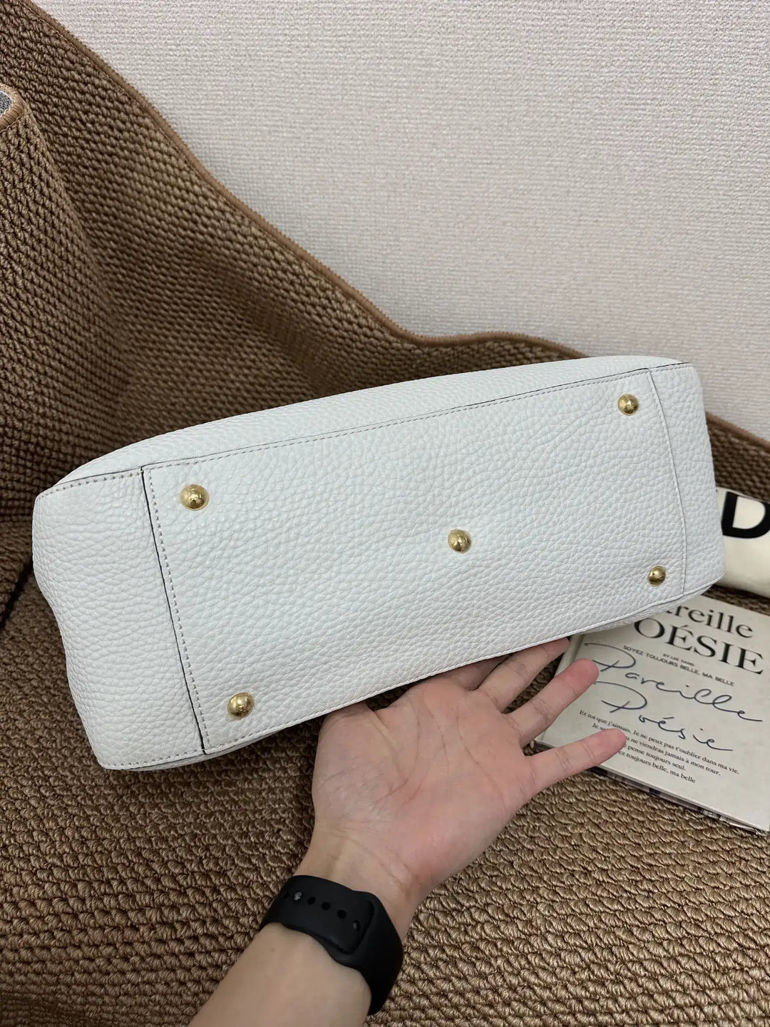 FENDI White Grained Leather Tote Bag（Gold Hardware）｜Crisp Elegance × Everyday Utility 🤍✨