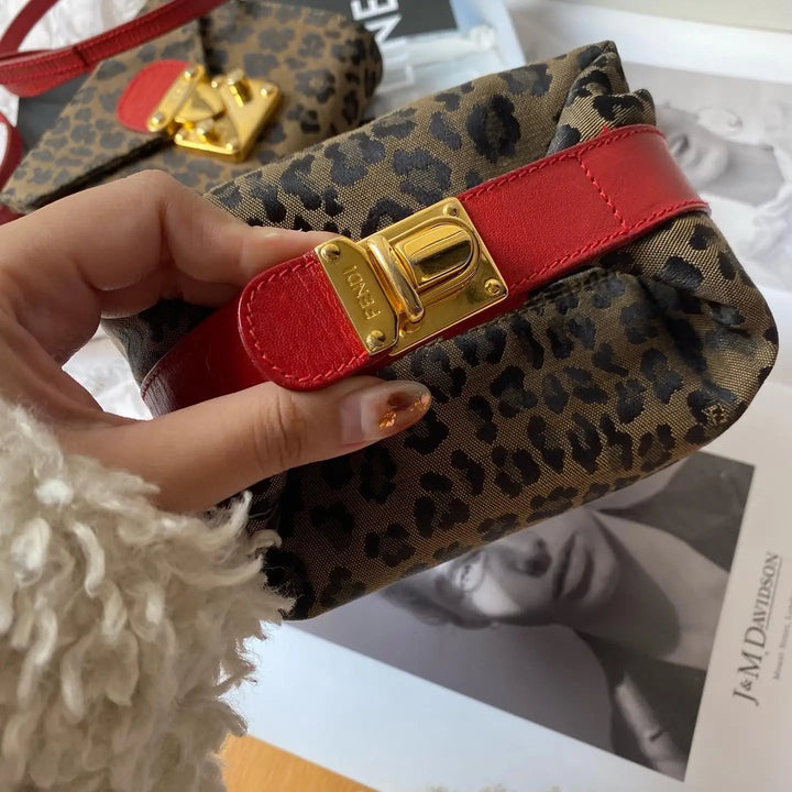 FENDI Leopard Print Mini Vanity with Lock（Brown Leopard Canvas × Red Leather Trim）｜Compact Statement × Vintage Charm 🔐🐆