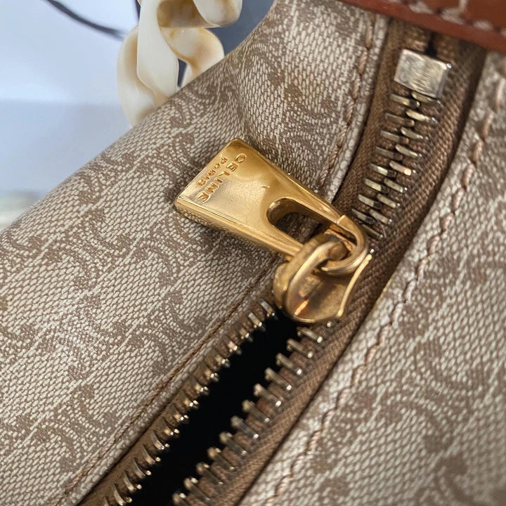 CELINE Beige Monogram “Lunch Box” Bag｜Casual Chic with Tortoiseshell Accent 🥐✨