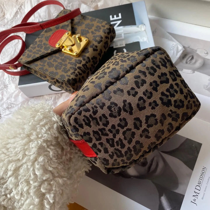 FENDI Leopard Print Mini Vanity with Lock（Brown Leopard Canvas × Red Leather Trim）｜Compact Statement × Vintage Charm 🔐🐆