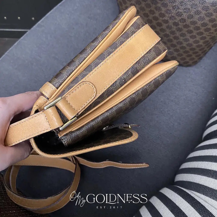 CELINE Camera Bag（Dark Brown Triomphe Canvas）｜Vintage Utility × Effortless Style 🤎📸