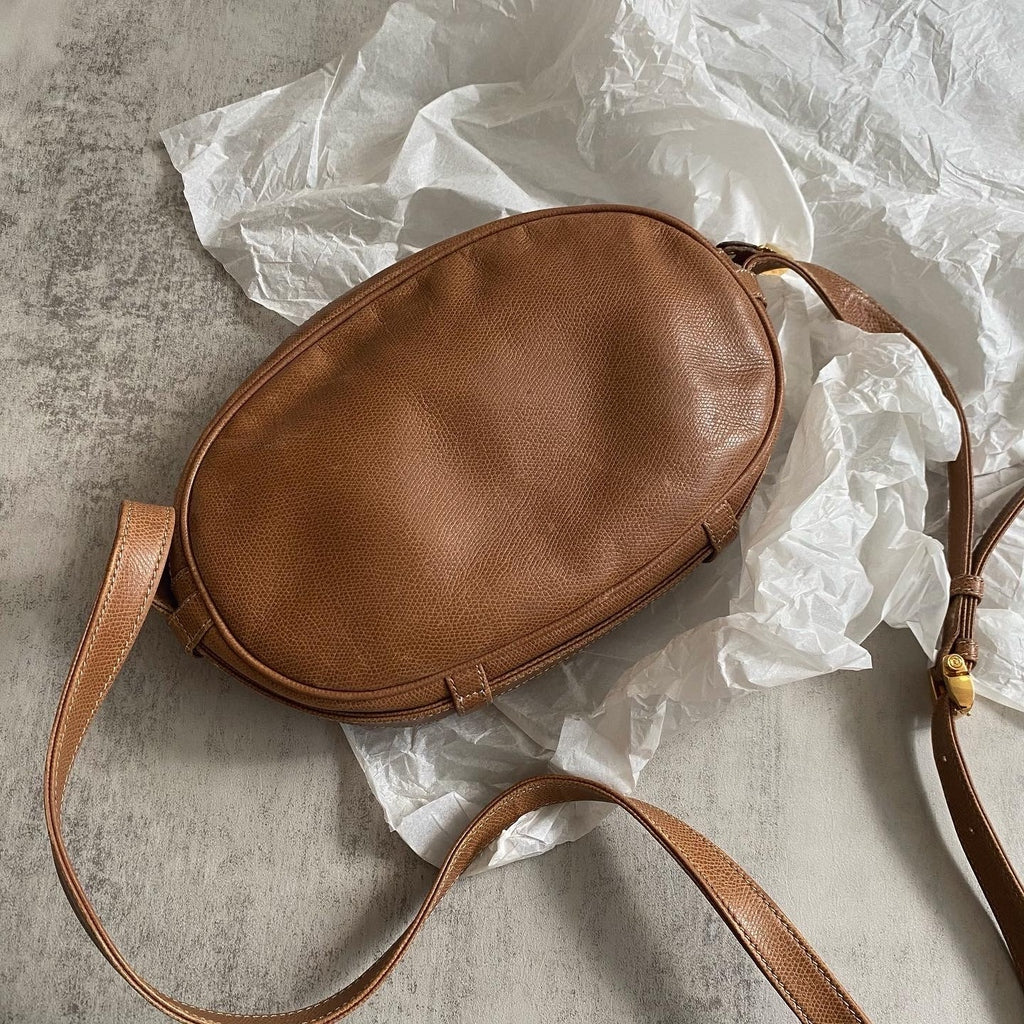 LOEWE Caramel Oval Crossbody Bag｜Casual-Chic Vintage in Soft Caramel Leather 🍮 Effortless & Versatile