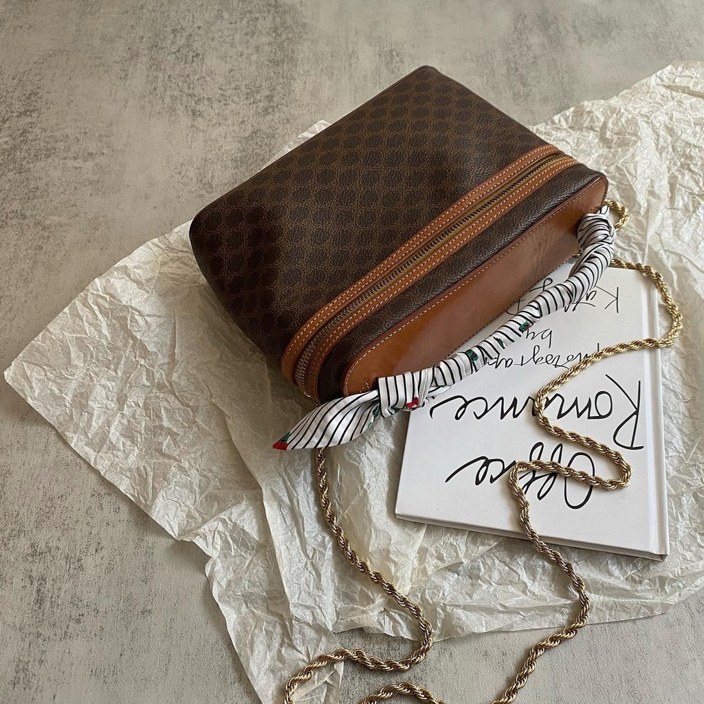 CELINE Vanity Bag（Monogram Canvas）｜Understated Vintage Charm × Functional Twist 🤎✨