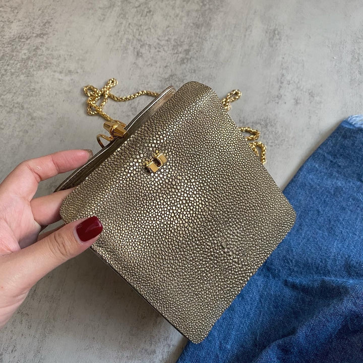 GUCCI Yellow Stingray Metallic Bamboo Turnlock Crossbody｜Rare Stingray Leather × Festive Statement Luxury 🐡🎋