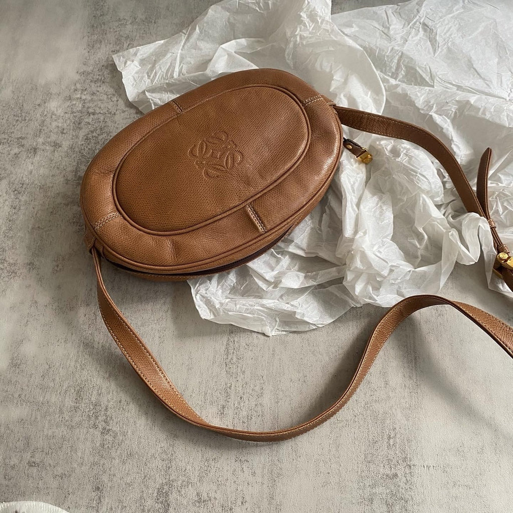 LOEWE Caramel Oval Crossbody Bag｜Casual-Chic Vintage in Soft Caramel Leather 🍮 Effortless & Versatile