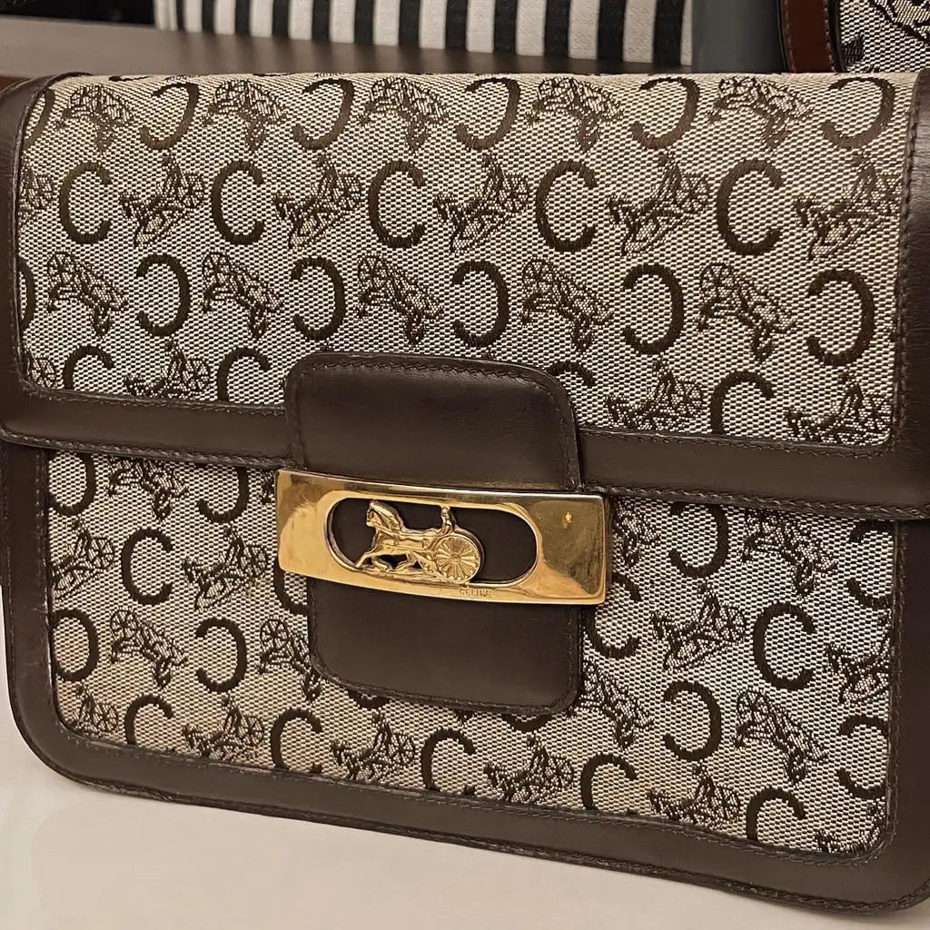 CELINE Monogram Carriage Buckle Shoulder Bag with Wallet｜Vintage Sophistication × Matching Set Charm 🤎✨