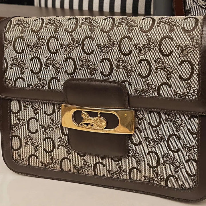 CELINE Monogram Carriage Buckle Shoulder Bag with Wallet｜Vintage Sophistication × Matching Set Charm 🤎✨