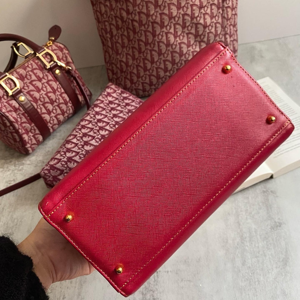 VALENTINO Red Vanity Bag｜Gold Coin Medallion × Structured Elegance ❤️✨ Festive & Spacious