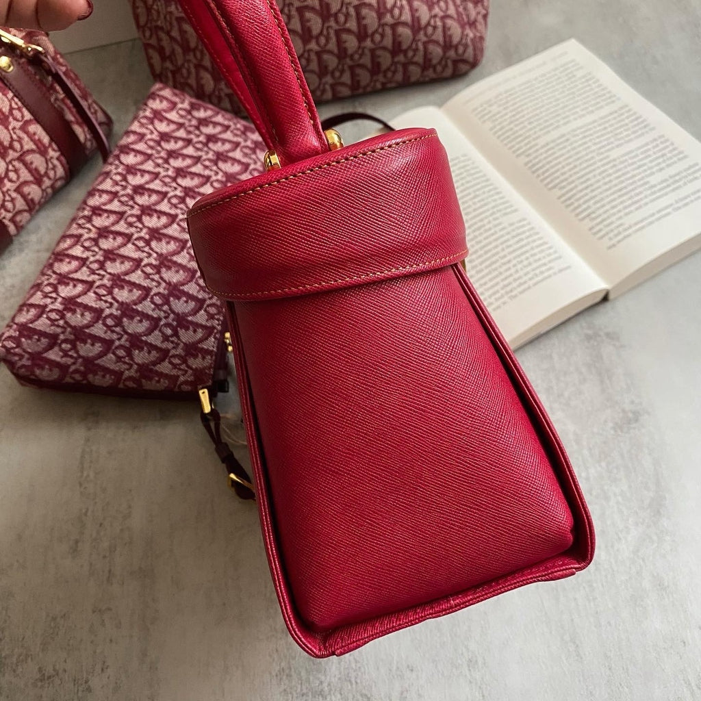 VALENTINO Red Vanity Bag｜Gold Coin Medallion × Structured Elegance ❤️✨ Festive & Spacious
