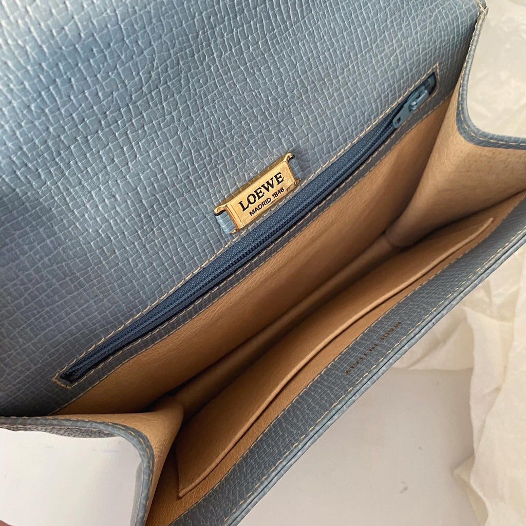 LOEWE Tiffany Blue Clutch｜Iconic Leaf Clasp × Compact & Convertible Elegance 💙🦋 Timeless Work-to-Event Piece