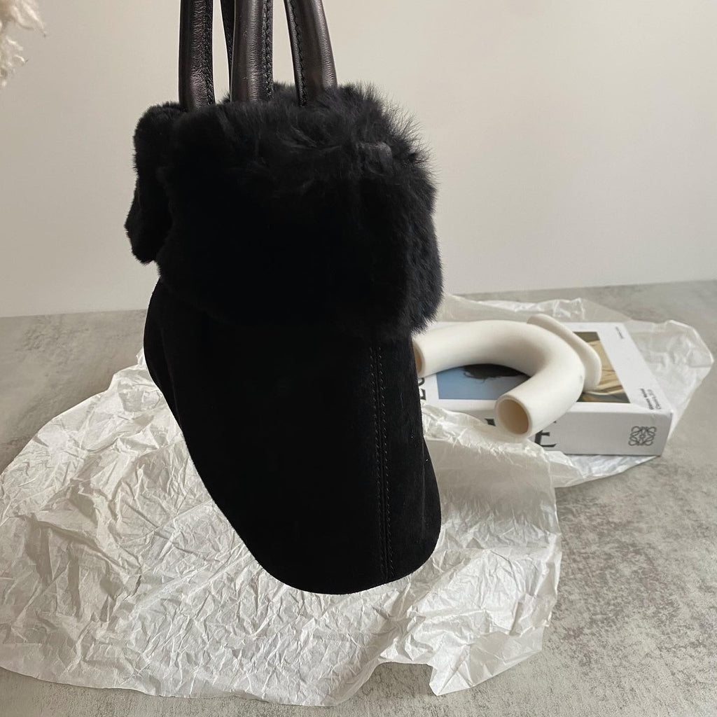 FERRAGAMO Black Fur Handbag｜Winter Warmth × Elegant Prestige ❄️🖤