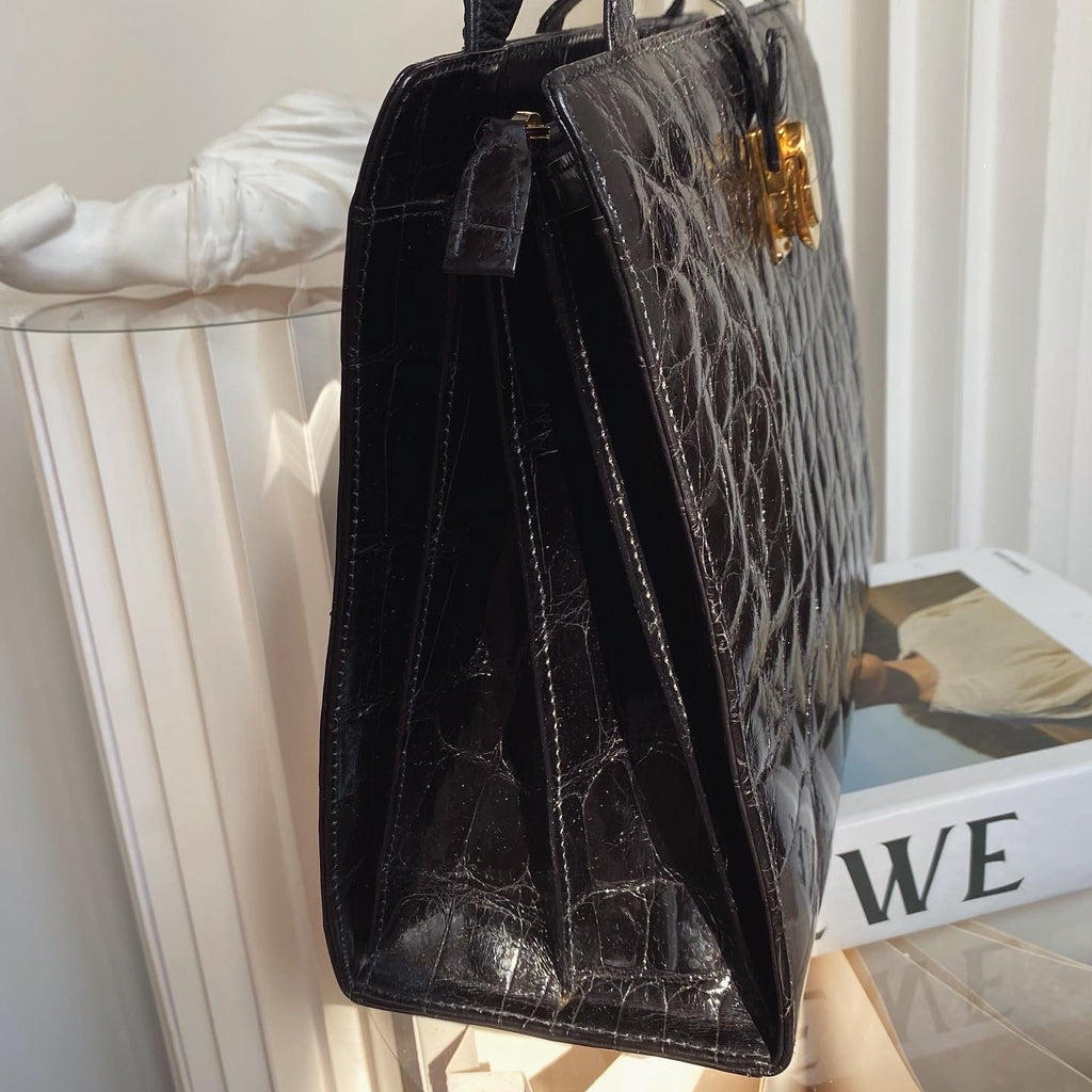 LOEWE Black Croc-Embossed Museum Clasp Shoulder Bag｜Elegant Structured Vintage with Iconic Clasp 💼 Timeless & Versatile