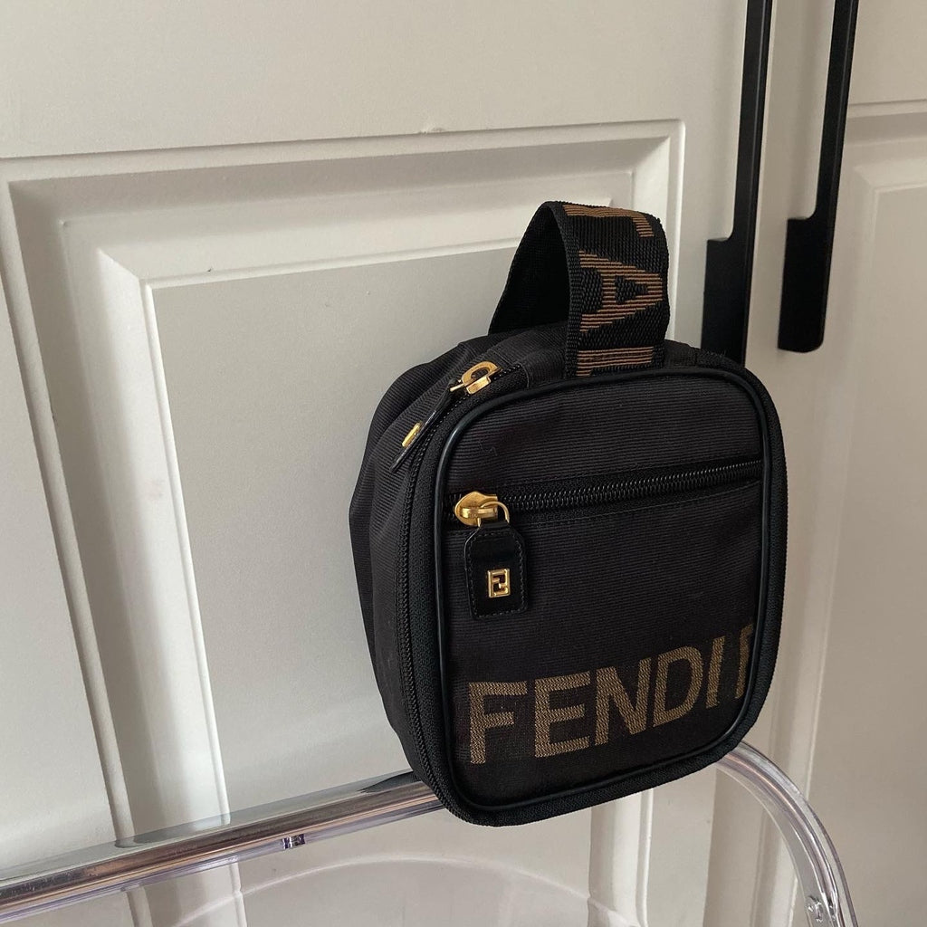 FENDI Egg-Shaped Handbag（Black Nylon）｜Compact Charm × Gender-Neutral Style 🖤✨