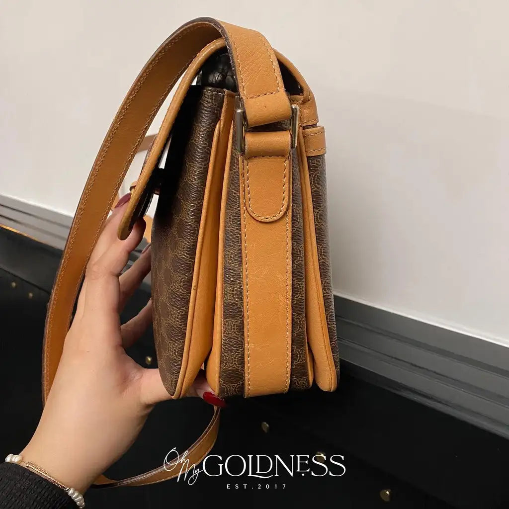 CELINE Camera Bag（Dark Brown Triomphe Canvas）｜Vintage Utility × Effortless Style 🤎📸